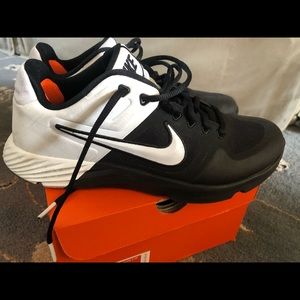 Men’s Nike Alpha Huarache Elite 2 Turf size 8